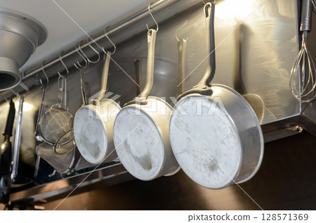 Pot-shaped aluminum pan, saucepan, boiling colander, tebo, tebo, restaurant kitchen Pot-shaped aluminum pan, saucepan, boiling colander, tebo, tebo, restaurant kitchen 128571369