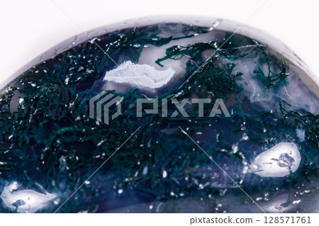 Macro mineral stone Agate mossy (India) on a white background 128571761