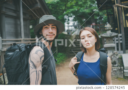 sightseeing, tourist, alien 128574245