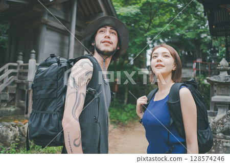 sightseeing, tourist, backpacker 128574246