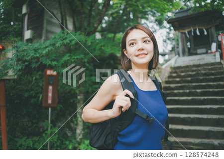 sightseeing, tourist, alien 128574248