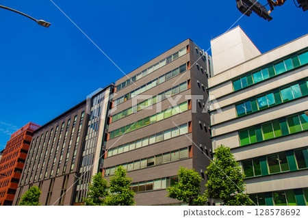The sky and buildings of Karasuma Street (from Karasuma-Gojo to Karasuma-Shijo) The sky and buildings of Karasuma Street (from Karasuma-Gojo to Karasuma-Shijo) 128578692