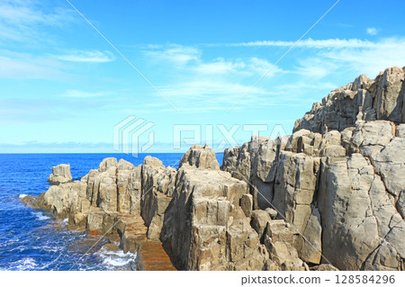 福井縣堺市東尋坊風景 128584296