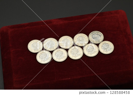 2025年世博會紀念500日元硬幣其實可以用500日元 2025年世博會紀念500日元硬幣其實可以用500日元 128588458