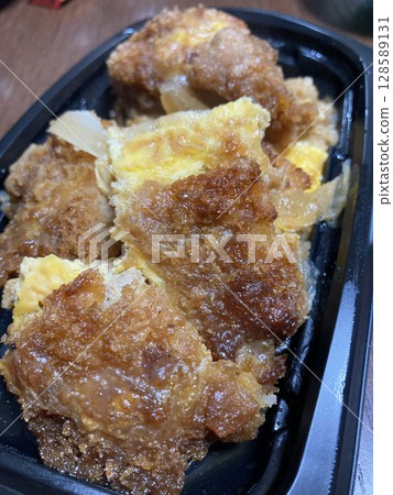 在超市購買的熟食 128589131