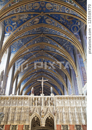 Vibrant blue gothic ceiling of Sainte-Secile cathedral in Albi, France Vibrant blue gothic ceiling of Sainte-Secile cathedral in Albi, France 128589770