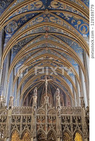 Vibrant blue gothic ceiling of Sainte-Secile cathedral in Albi, France Vibrant blue gothic ceiling of Sainte-Secile cathedral in Albi, France 128589779