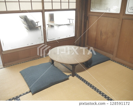 Chabudai: Scenery from the Showa Period 128591172