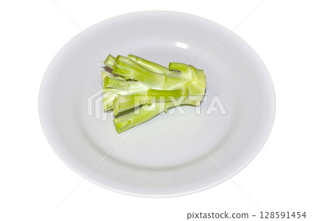 Raw broccoli stems on a white plate (transparent background) 128591454