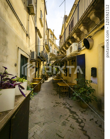 Charming Narrow Alley in Italy 128592112