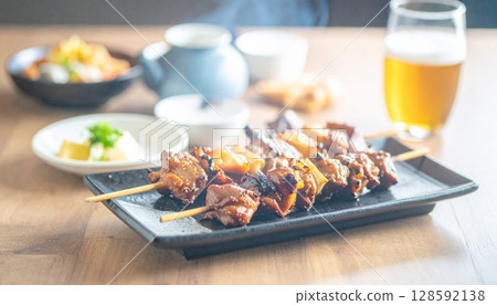 Charcoal grilled salted chicken 1 128592138