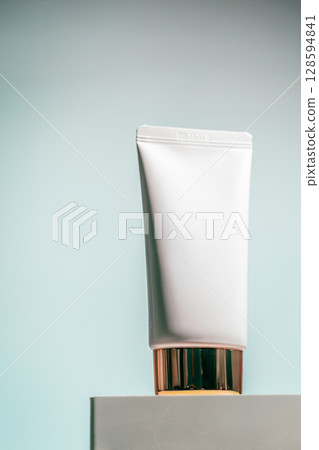 Cream jar with gold lid 128594841