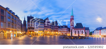 Romerberg Square at dawn in Frankfurt am Main Germany Romerberg Square at dawn in Frankfurt am Main Germany 128595902