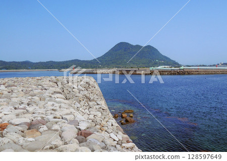 鯨魚碼頭和矢波津山 128597649