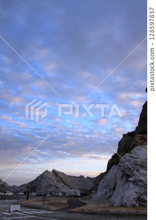 Shirasaki Marine Park, Wakayama Prefecture's chalk cliffs Shirasaki Marine Park, Wakayama Prefecture's chalk cliffs 128597837