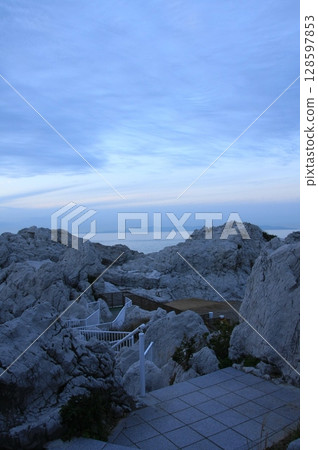 Shirasaki Marine Park, Wakayama Prefecture's chalk cliffs 128597853