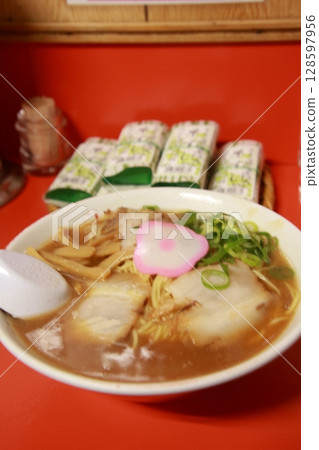 和歌山美食：和歌山老字拉麵店“井手商店” 128597956