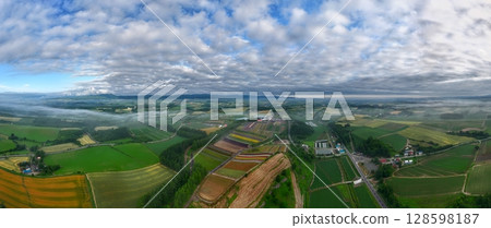 Morning panorama of Biei, Hokkaido 128598187