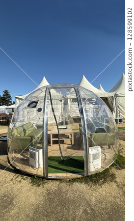 Transparent Dome Tent for Events 128599102