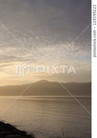 滋賀郡琵琶湖:在湖畔綠地、比叡山及比良山脈露營 滋賀郡琵琶湖:在湖畔綠地、比叡山及比良山脈露營 128599222