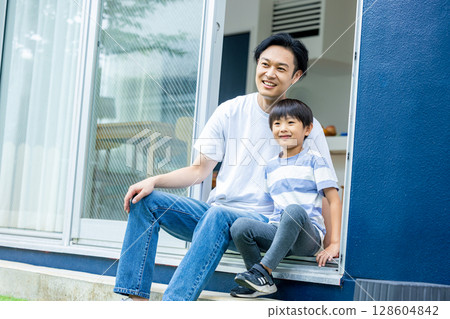 Young family, My Home 128604842