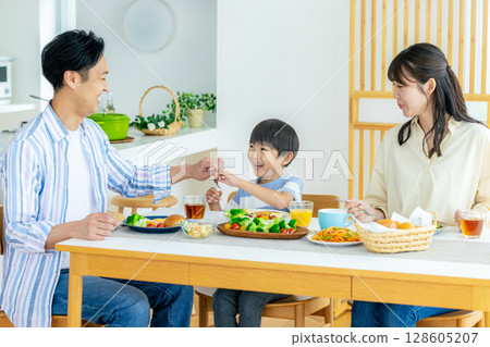 Family meal image Family meal image 128605207