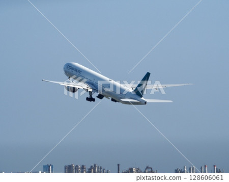 airplane taking off airplane taking off 128606061