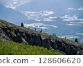 夏季登山者爬山 128606620