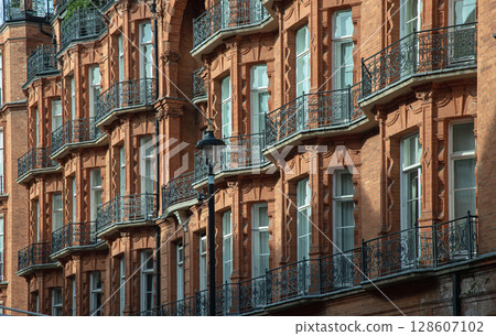 the distinctive Victorian architecture of Claridge's Hotel in Mayfair in London. 128607102