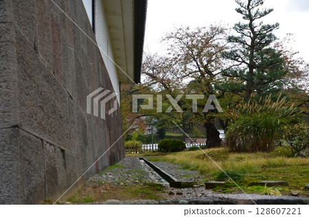 Kanazawa Castle Park, where various types of stone walls still remain Kanazawa Castle Park, where various types of stone walls still remain 128607221