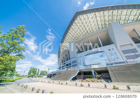 『埼玉縣』埼玉體育場2002年和公園的夏季風景 『埼玉縣』埼玉體育場2002年和公園的夏季風景 128608070