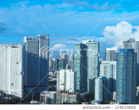 菲律賓正在前進－馬卡蒂羅克韋爾城市景觀（2025 年 6 月） 128610668