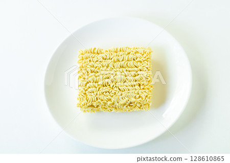 Instant noodle	 128610865