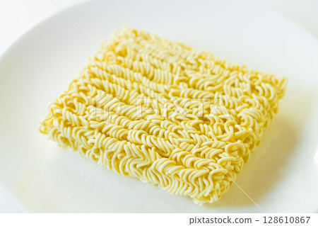 Instant noodle	 128610867