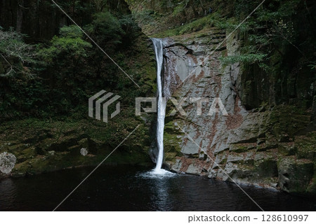 三重縣名張市赤目四十八瀑 128610997