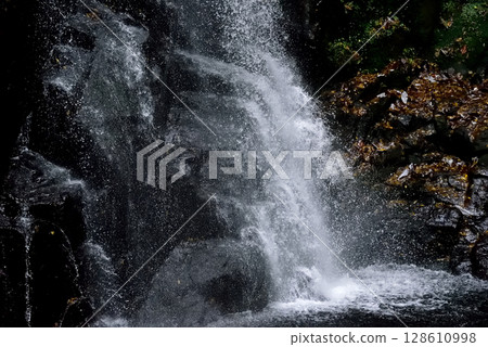 三重縣名張市赤目四十八瀑 128610998