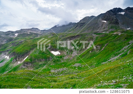 Stunning Snow-Capped Peaks and Serene Lakes in Zell-am-See, Kaprun, Austria 128611075