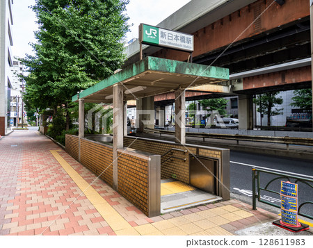 JR東日本「新日本橋站」5號出口站名顯示 JR東日本「新日本橋站」5號出口站名顯示 128611983
