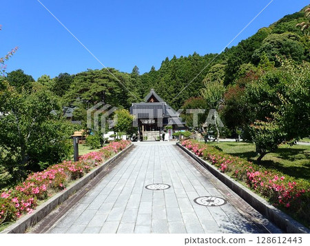 A Soto Zen temple in Kayama-cho, Yamaguchi City, Yamaguchi Prefecture, originally called Koseki-ji, and later moved from Niho-Kodakano to Ruriko-ji. A Soto Zen temple in Kayama-cho, Yamaguchi City, Yamaguchi Prefecture, originally called Koseki-ji, and later moved from Niho-Kodakano to Ruriko-ji. 128612443