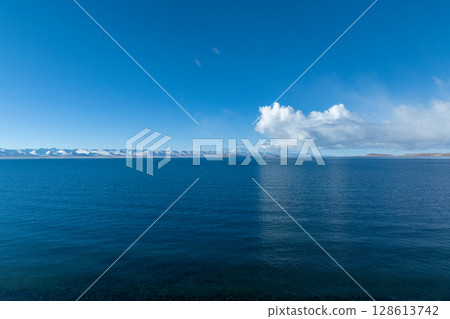 Landscape of beautiful lake in tibet Landscape of beautiful lake in tibet 128613742