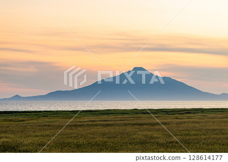 [北海道_Oloron Line] 從利尻島的Ororon Line看到的日落 128614177