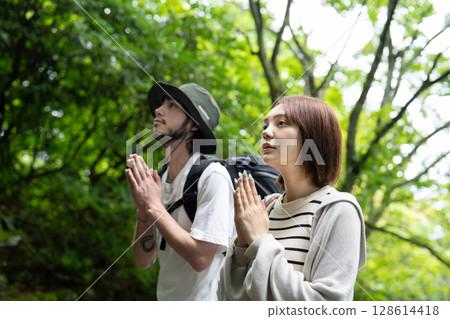 入境夫婦祈禱 128614418