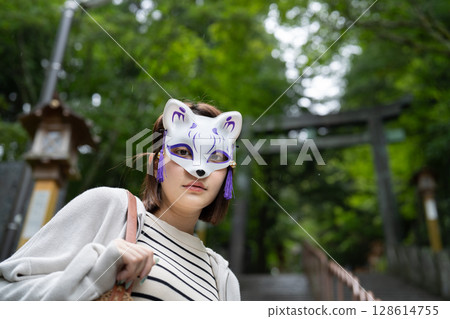 戴著狐狸面具的女人 128614755