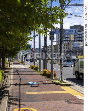 主幹道沿線的城市景觀 128614868