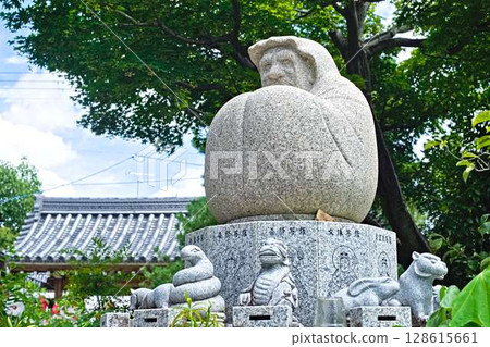 Daruma Temple on a summer day Daruma Temple on a summer day 128615661