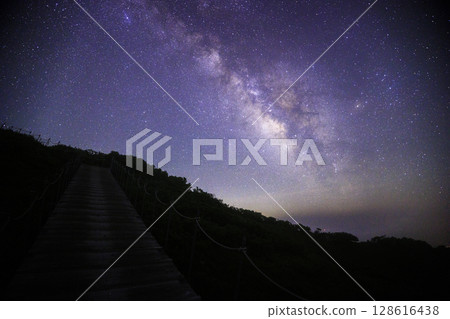 [鳥取縣山] 從大山頂眺望銀河與星空 128616438