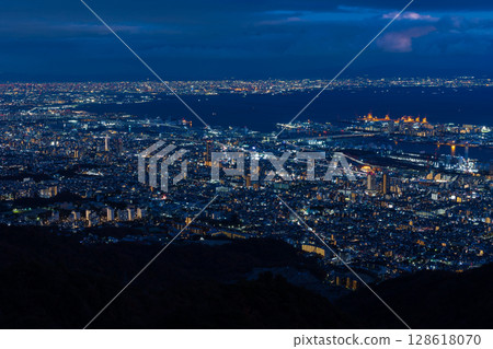 Winter in Kobe, Hyogo Prefecture: One of Japan's Three Great Night Views, View from Kikuseidai 128618070