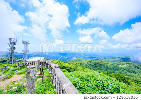 Summer view from the summit of Mt. Seburi, Kanzaki City, Saga Prefecture Summer view from the summit of Mt. Seburi, Kanzaki City, Saga Prefecture 128618810