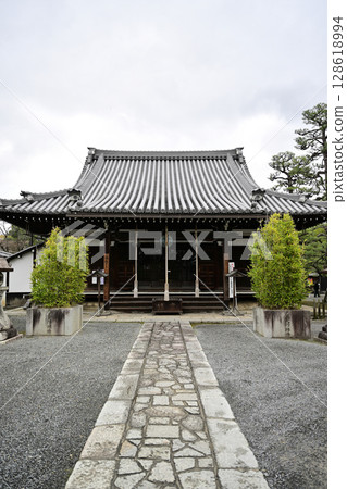 京都的Ryozan-ji寺 128618994