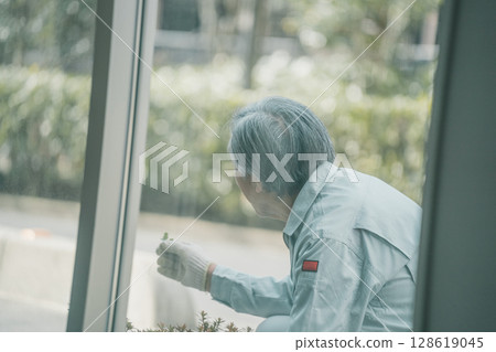 銀髮族 男人 男 128619045